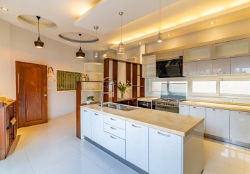 6 Bedroom Villa For Rent - Toul Kork, Phnom Penh thumbnail