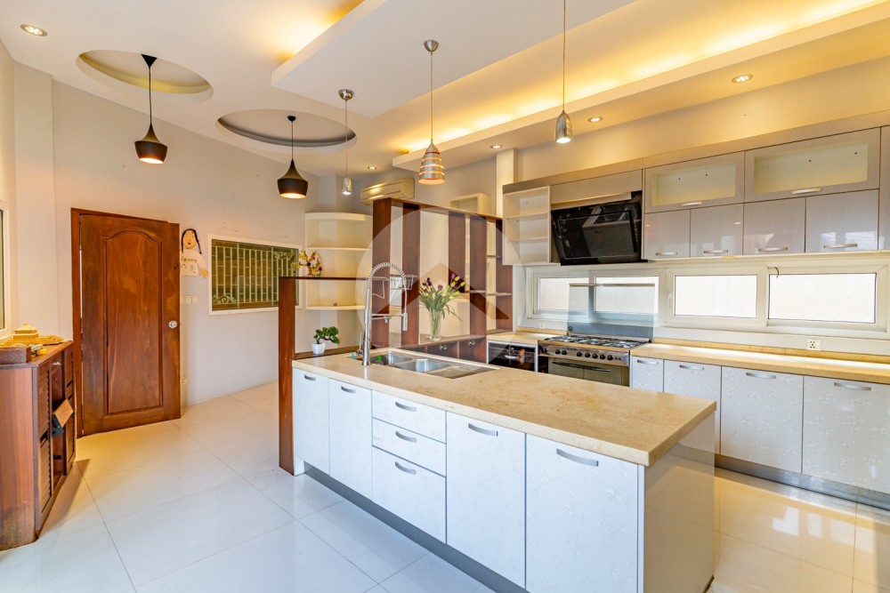 6 Bedroom Villa For Rent - Toul Kork, Phnom Penh - Image 9