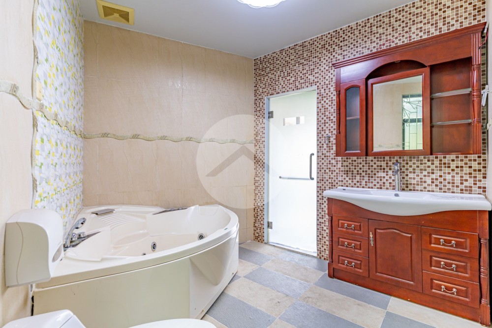 6 Bedroom Villa For Rent - Toul Kork, Phnom Penh - Image 24
