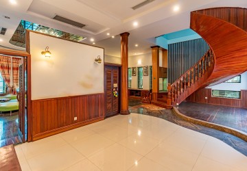 6 Bedroom Villa For Rent - Toul Kork, Phnom Penh thumbnail