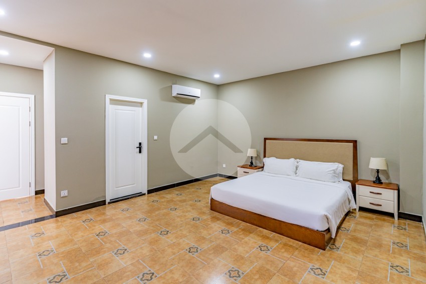 2 Bedroom Serviced Apartment For Rent - Tonle Bassac, Phnom Penh