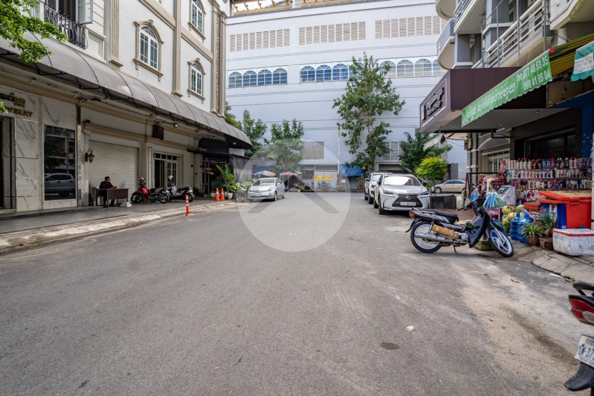 4 Bedroom Flat House For Sale - Tumnup Teuk, Phnom Penh