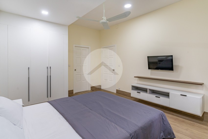 3 Bedroom Serviced Apartment For Rent - BBK1, Phnom Penh