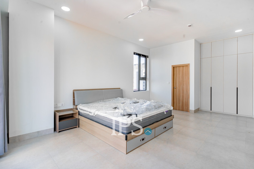 2 Bedroom Serviced Apartment For Rent - Tonle Bassac, Phnom Penh