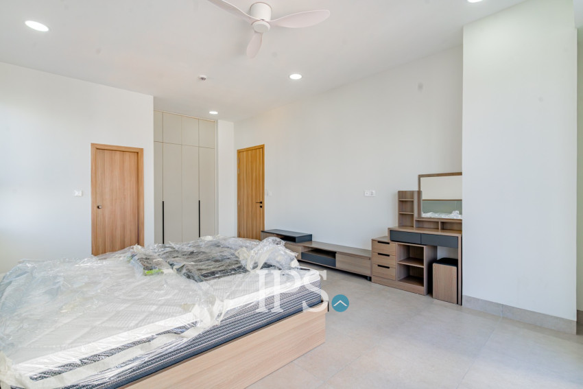 2 Bedroom Serviced Apartment For Rent - Tonle Bassac, Phnom Penh