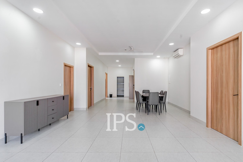 3 Bedroom Serviced Apartment For Rent - Tonle Bassac, Phnom Penh