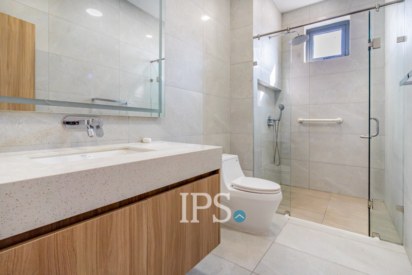 3 Bedroom Serviced Apartment For Rent - Tonle Bassac, Phnom Penh