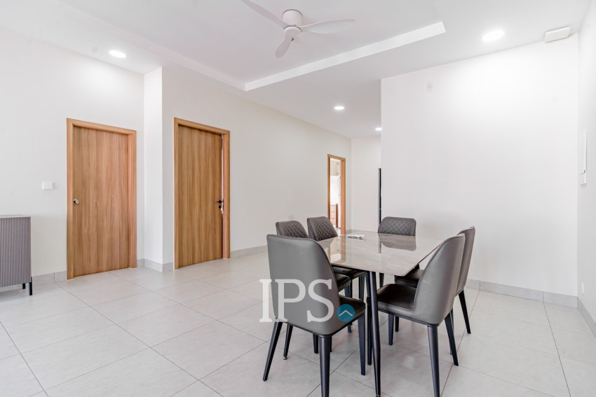 3 Bedroom Serviced Apartment For Rent - Tonle Bassac, Phnom Penh