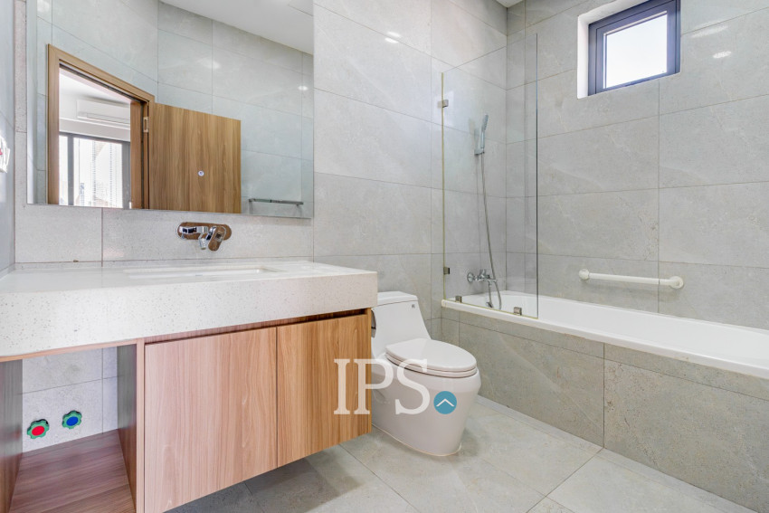 3 Bedroom Serviced Apartment For Rent - Tonle Bassac, Phnom Penh