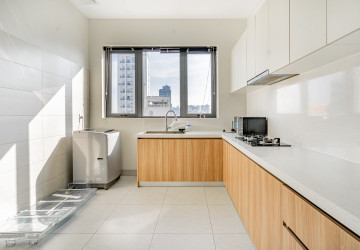 3 Bedroom Serviced Apartment For Rent - Tonle Bassac, Phnom Penh thumbnail