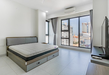 3 Bedroom Serviced Apartment For Rent - Tonle Bassac, Phnom Penh thumbnail
