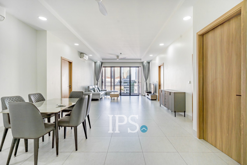 3 Bedroom Serviced Apartment For Rent - Tonle Bassac, Phnom Penh