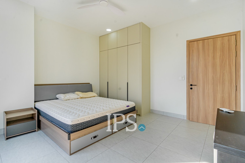 3 Bedroom Serviced Apartment For Rent - Tonle Bassac, Phnom Penh