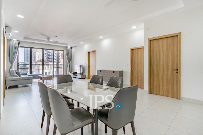 3 Bedroom Serviced Apartment For Rent - Tonle Bassac, Phnom Penh