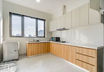 3 Bedroom Serviced Apartment For Rent - Tonle Bassac, Phnom Penh thumbnail