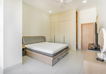 3 Bedroom Serviced Apartment For Rent - Tonle Bassac, Phnom Penh thumbnail