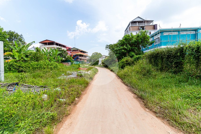 ដីពាណិជ្ជកម្ម ១០៧៣ ម៉ែត្រការ៉េ សម្រាប់លក់ - សាលាកំរើក, សៀមរាប