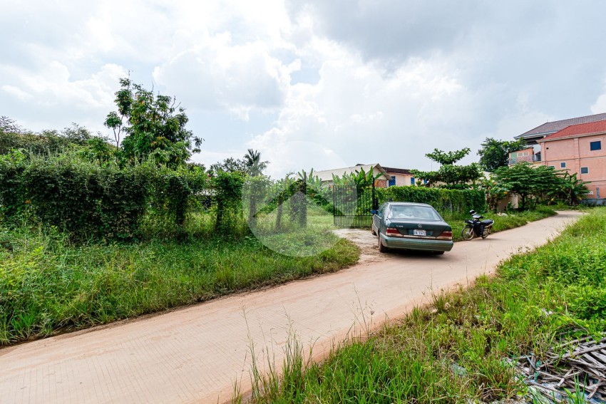 ដីពាណិជ្ជកម្ម ១០៧៣ ម៉ែត្រការ៉េ សម្រាប់លក់ - សាលាកំរើក, សៀមរាប