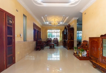 5 Bedroom Villa For Rent - Svay Dangkum, Siem Reap thumbnail