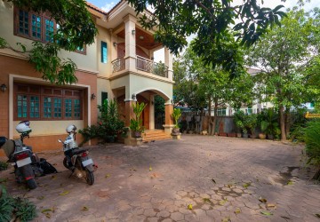 5 Bedroom Villa For Rent - Svay Dangkum, Siem Reap thumbnail