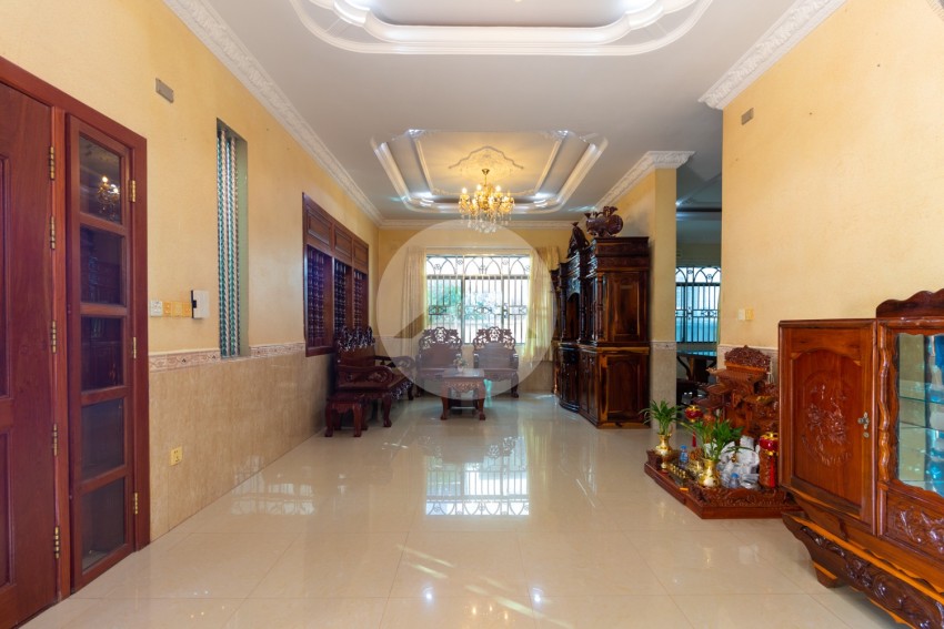 5 Bedroom Villa For Rent - Svay Dangkum, Siem Reap