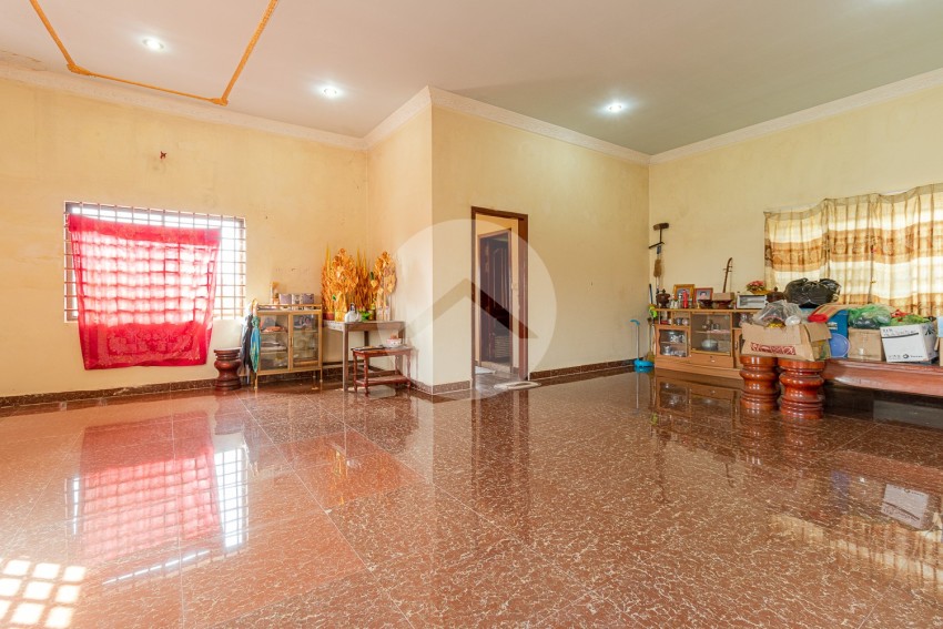 4 Bedroom House For Sale - Svay Dangkum, Siem Reap