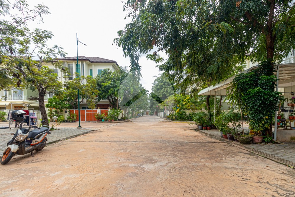 3 Bedroom House For Rent - Svay Dangkum, Siem Reap - Image 30