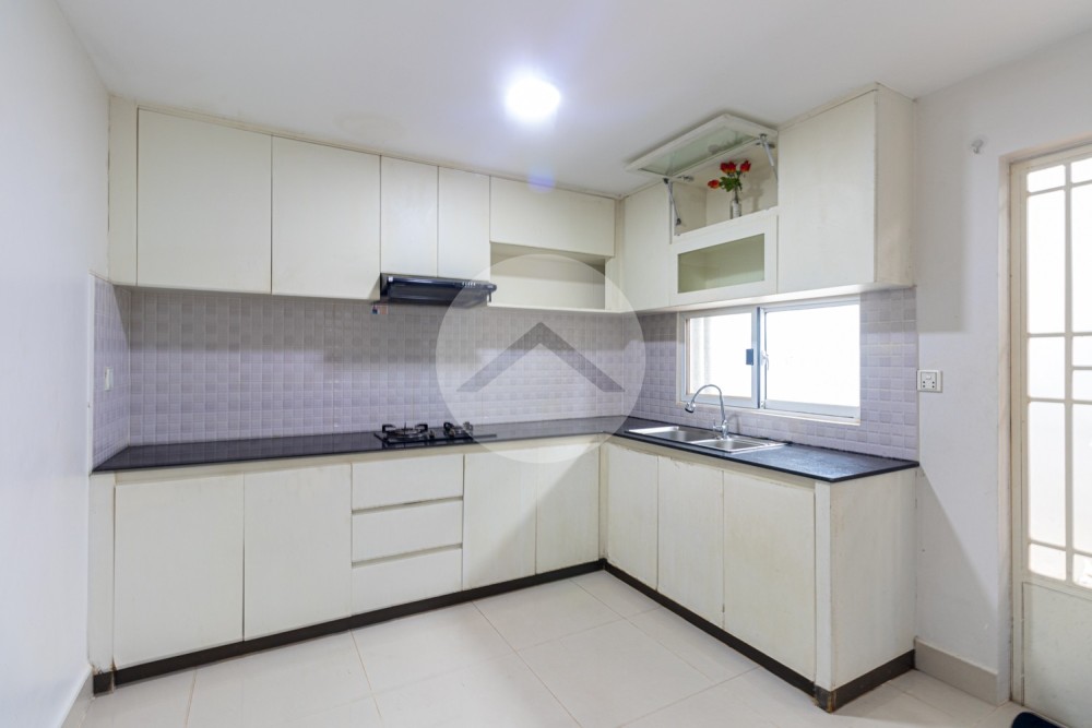 3 Bedroom House For Rent - Svay Dangkum, Siem Reap - Image 9
