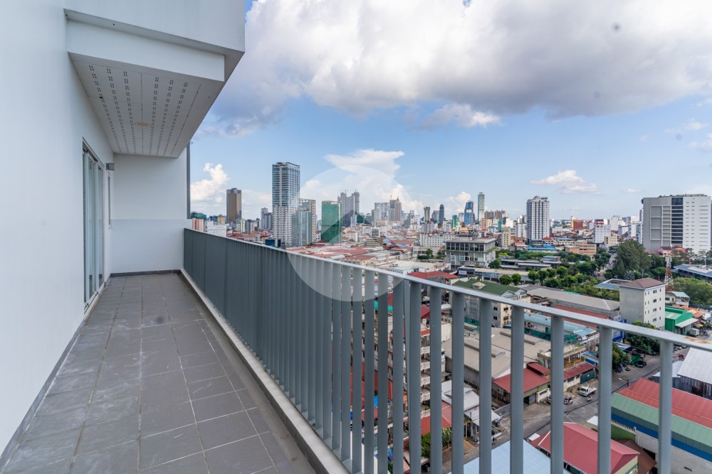 Duplex 4 Bedroom Serviced Penthouse For Rent - Tumnup Teuk, Phnom Penh - Image 23