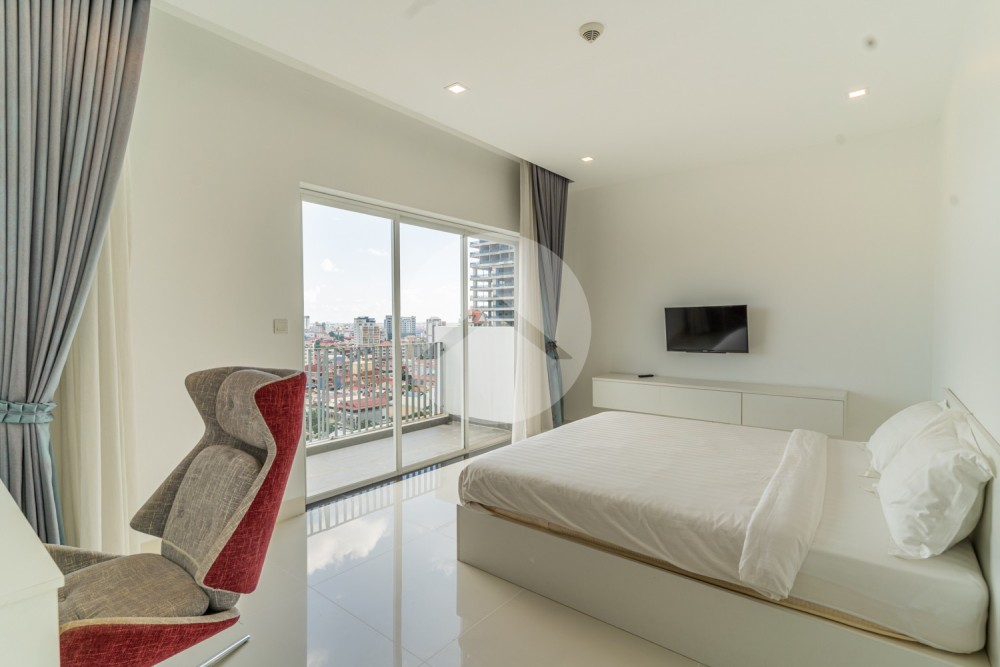Duplex 4 Bedroom Serviced Penthouse For Rent - Tumnup Teuk, Phnom Penh - Image 13