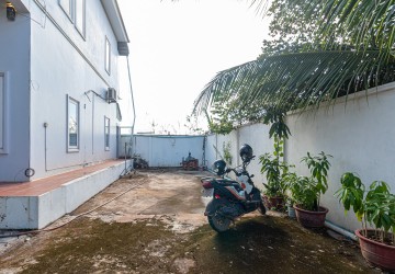 4 Bedroom House For Sale - Svay Dangkum, Siem Reap thumbnail