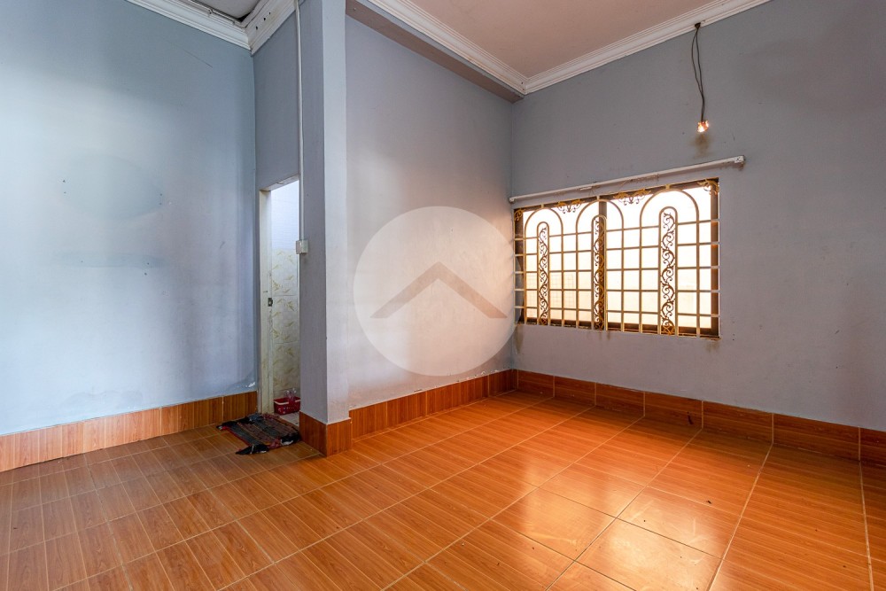 48 Sqm Shop For Rent - On National Road 6, Svay Dangkum, Siem Reap - Image 4
