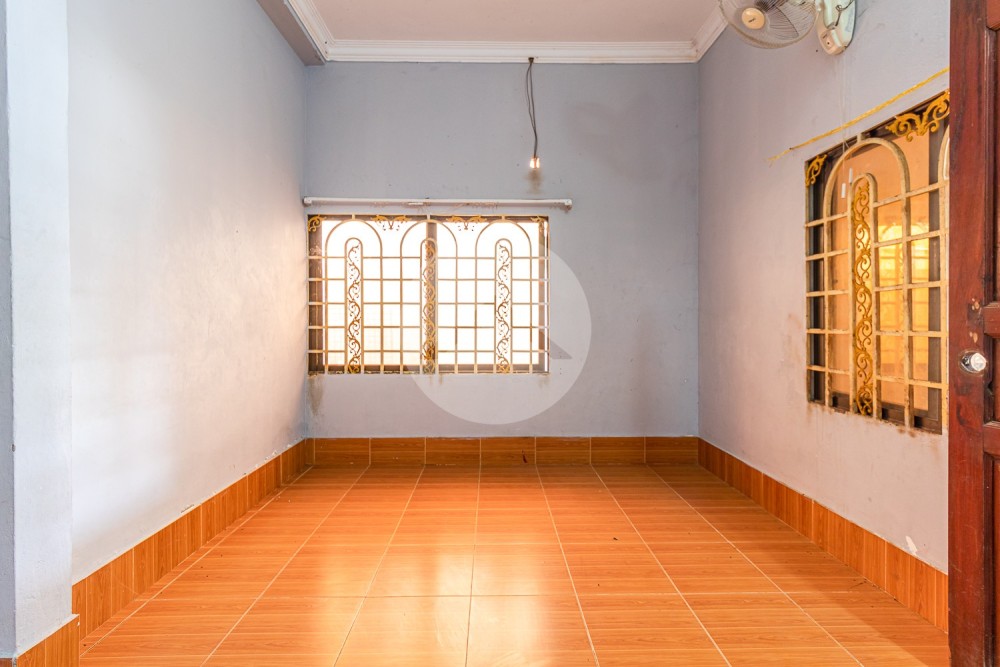 48 Sqm Shop For Rent - On National Road 6, Svay Dangkum, Siem Reap - Image 5