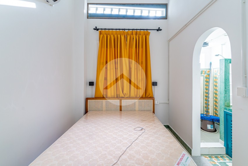 Renovated Duplex 2 Bedroom Apartment For Rent - Phsar Kandal 1, Phnom Penh