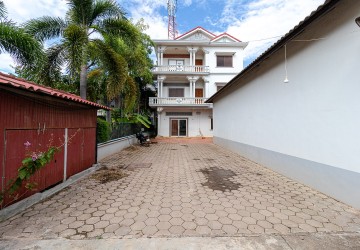 12 Bedroom Guest House For Rent - National Road 6, Svay Dangkum, Siem Reap thumbnail