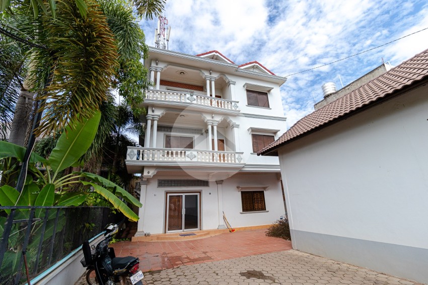 12 Bedroom Guest House For Rent - National Road 6, Svay Dangkum, Siem Reap