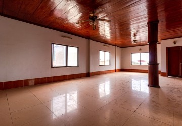 13 Bedroom Guesthouse And Shop For Rent - National Road 6, Svay Dangkum, Siem Reap thumbnail