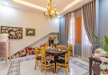 6 Bedroom Villa For Rent - Boeung Kak 1, Phnom Penh thumbnail