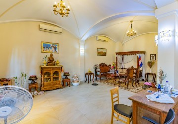 6 Bedroom Villa For Rent - Boeung Kak 1, Phnom Penh thumbnail