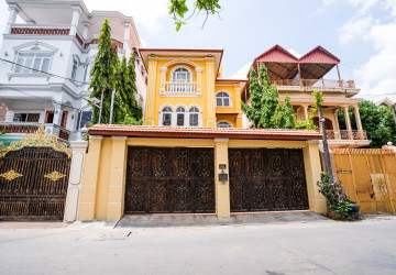 6 Bedroom Villa For Rent - Boeung Kak 1, Phnom Penh thumbnail