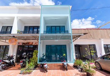 2 Bedroom Shophouse For Rent - Kouk Chak, Siem Reap thumbnail
