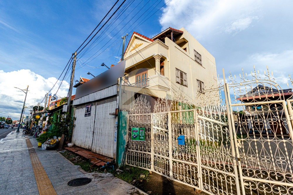 2 Bedroom Shophouse For Rent - Wat Bo, Siem Reap - Image 16