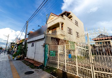 2 Bedroom Shophouse For Rent - Wat Bo, Siem Reap thumbnail