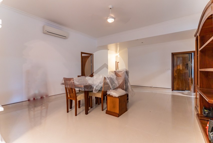 3 Bedroom Apartment For Rent - BKK1, Phnom Penh