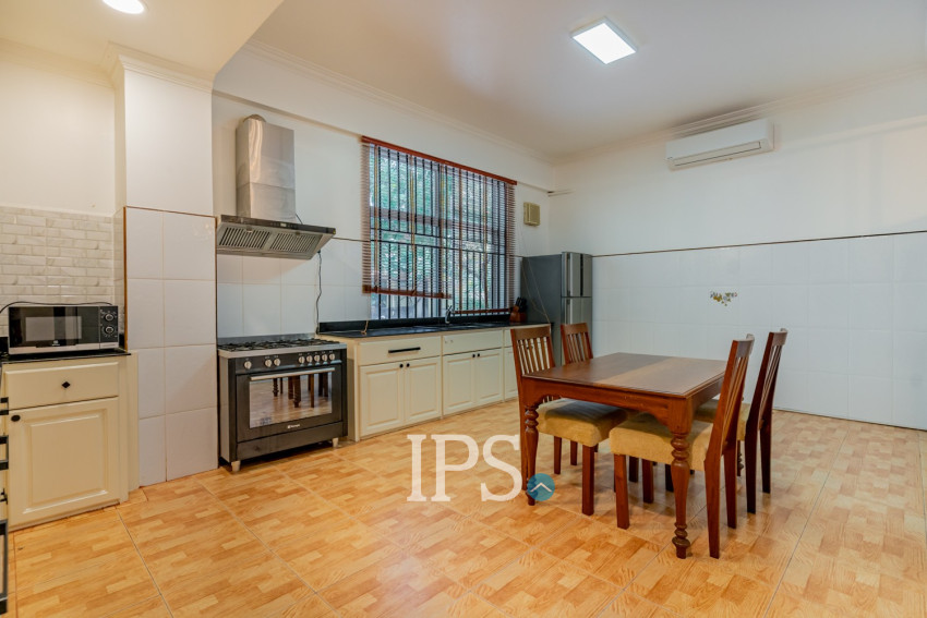 3 Bedroom Serviced Apartment For Rent - BKK1, Phnom Penh