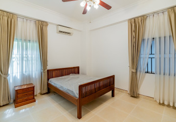 3 Bedroom Serviced Apartment For Rent - BKK1, Phnom Penh thumbnail