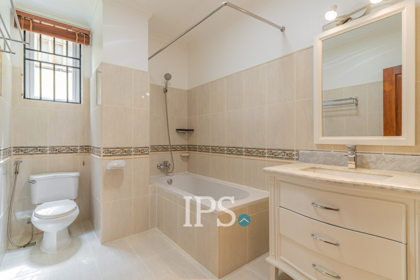 3 Bedroom Serviced Apartment For Rent - BKK1, Phnom Penh