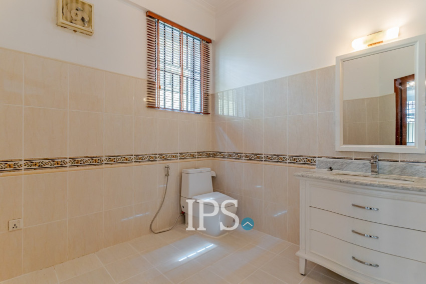 3 Bedroom Serviced Apartment For Rent - BKK1, Phnom Penh