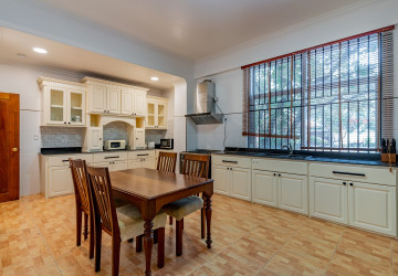 3 Bedroom Serviced Apartment For Rent - BKK1, Phnom Penh thumbnail