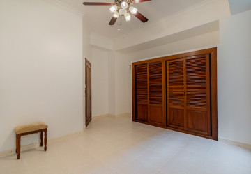 3 Bedroom Serviced Apartment For Rent - BKK1, Phnom Penh thumbnail